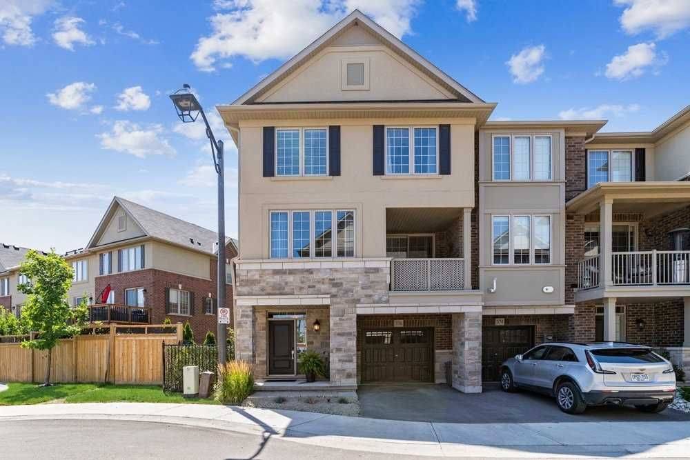 Oakville, ON L6H 0R1,376 Belcourt Common DR