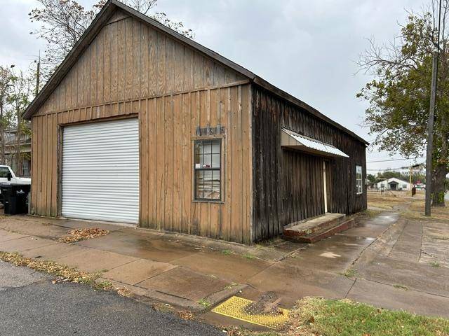 Denison, TX 75020,1208 ARMSTRONG