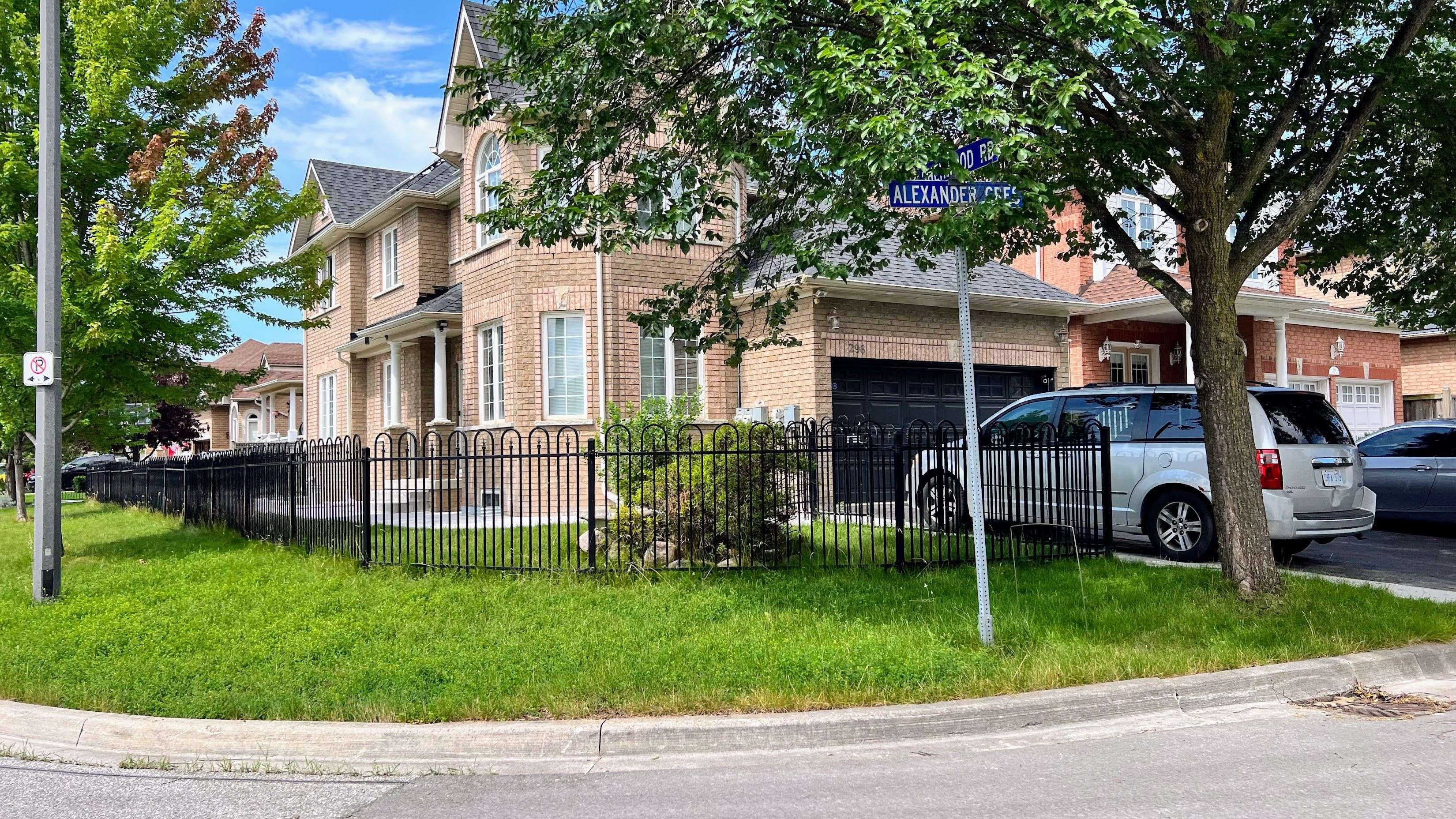 Milton, ON L9T 7C4,298 Alexander Cres UPPER APT N/A