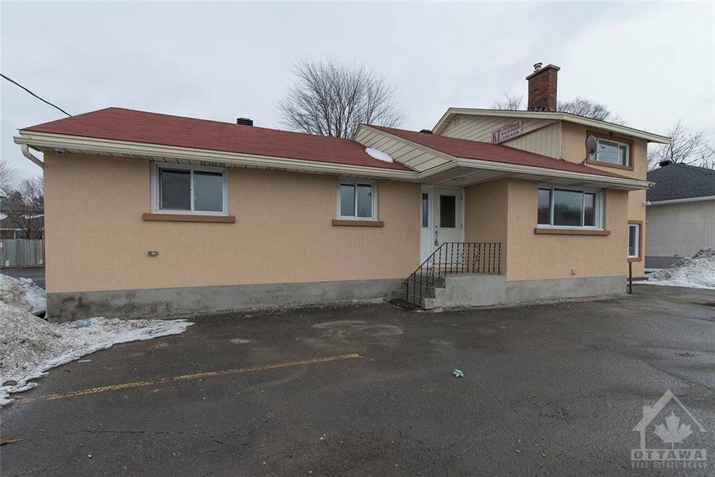 Meadowlands - Crestview And Area, ON K2G 1W1,1439 WOODROFFE AVE #3