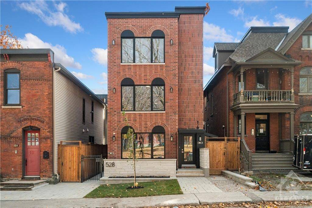 Ottawa Centre, ON K1R 5K7,528 MACLAREN ST #2