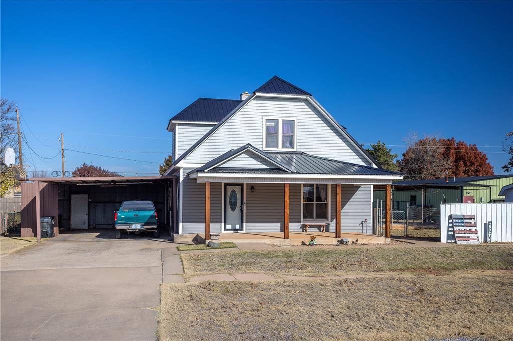 Arapaho, OK 73620,607 E C Street