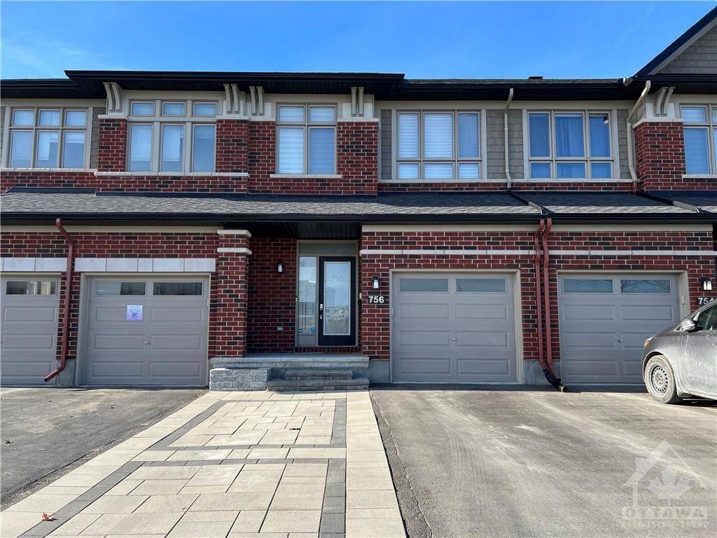 Stittsville - Munster - Richmond, ON K2S 2P1,756 PUTNEY CRES