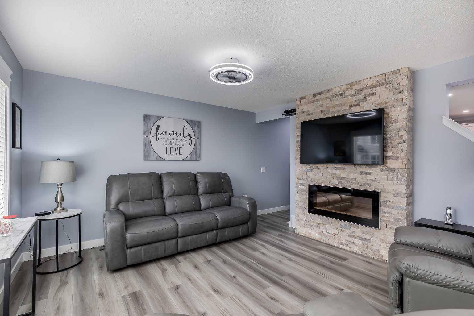 Airdrie, AB T4B 3R7,511 Windstone Common SW