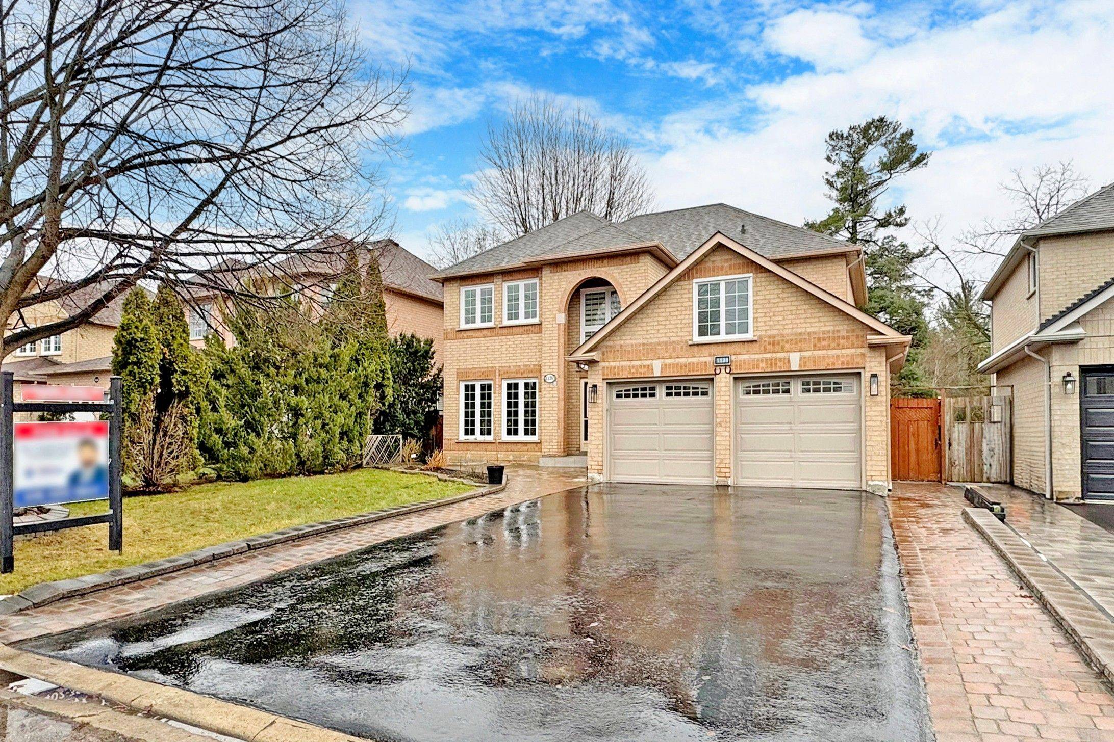 Pickering, ON L1X 2T8,1139 Gossamer DR