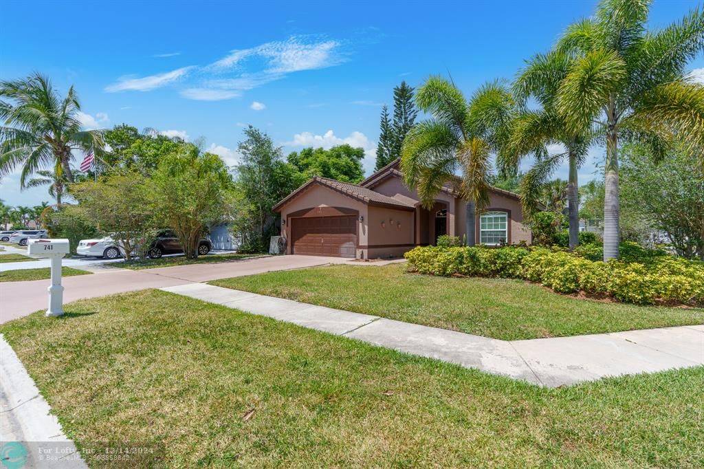 Wellington, FL 33414,741 Lake Wellington Dr