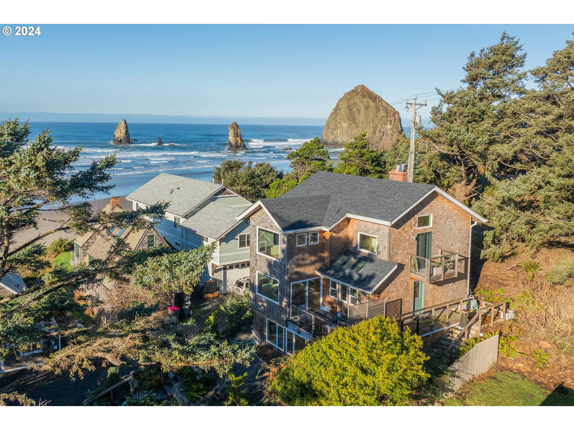 Cannon Beach, OR 97110,179 TOK LN