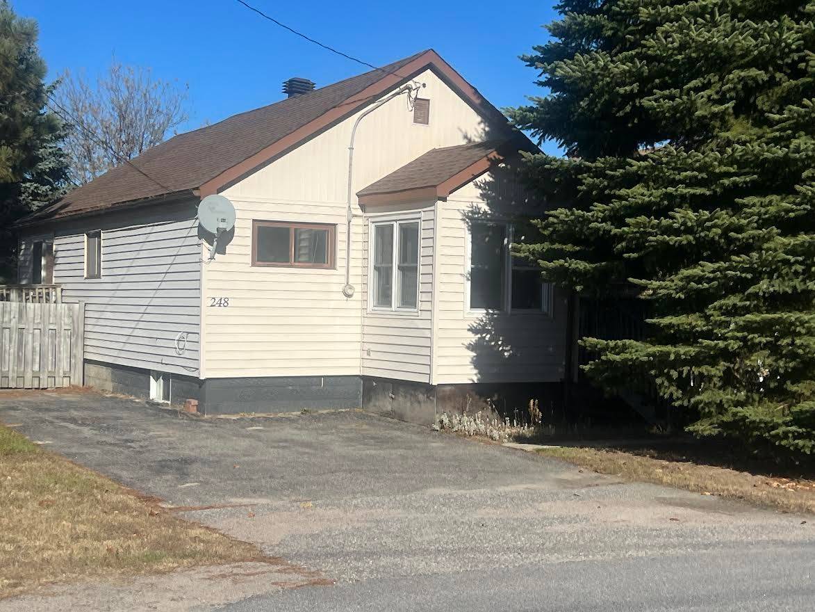 North Bay, ON P1B 6Y9,248 Hutcheson AVE