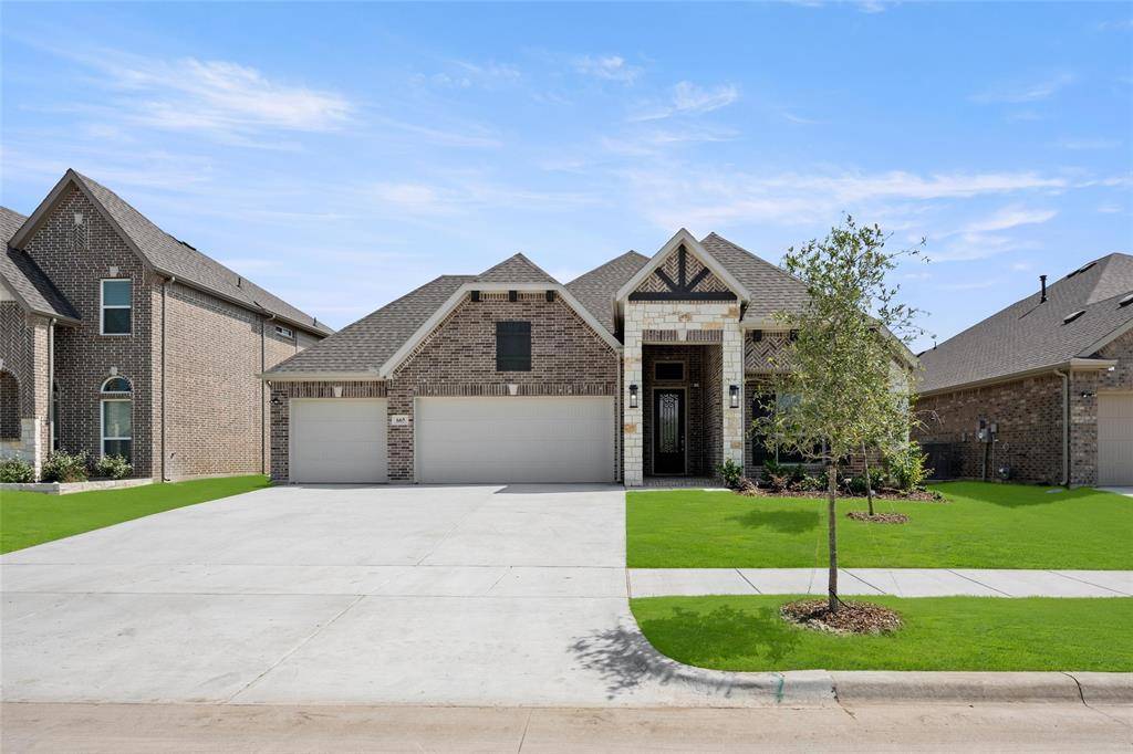 Waxahachie, TX 75165,665 Red Maple Road