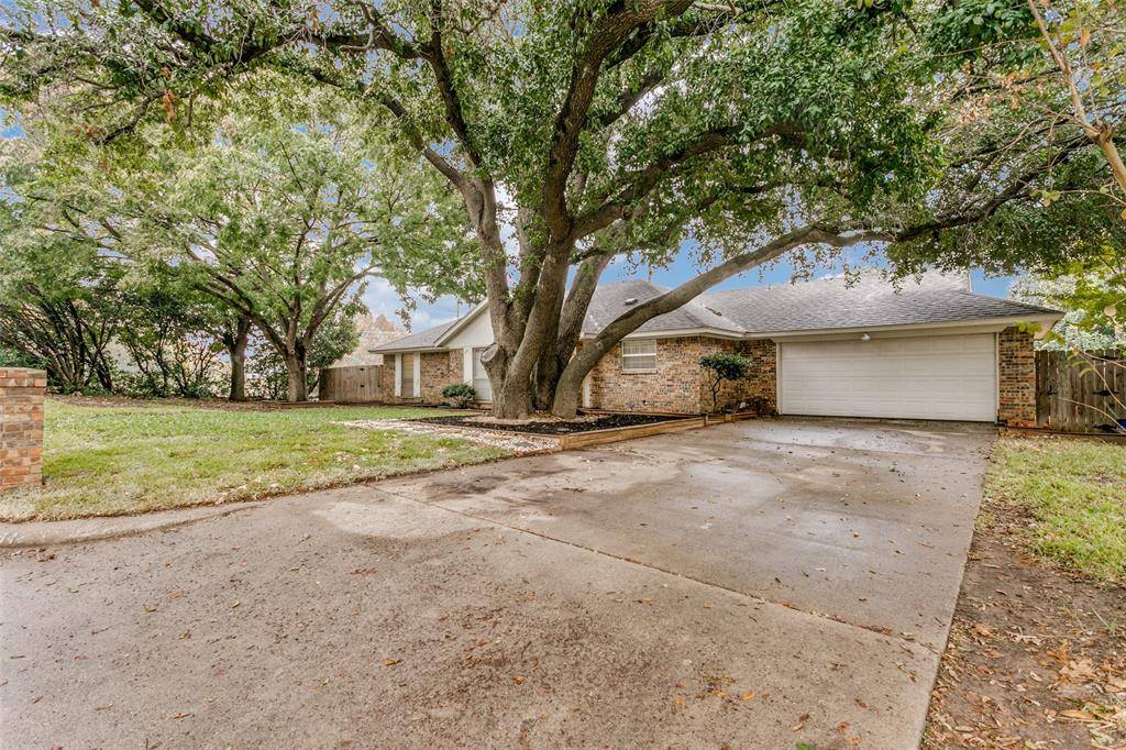 Grapevine, TX 76051,2942 Robindale Lane