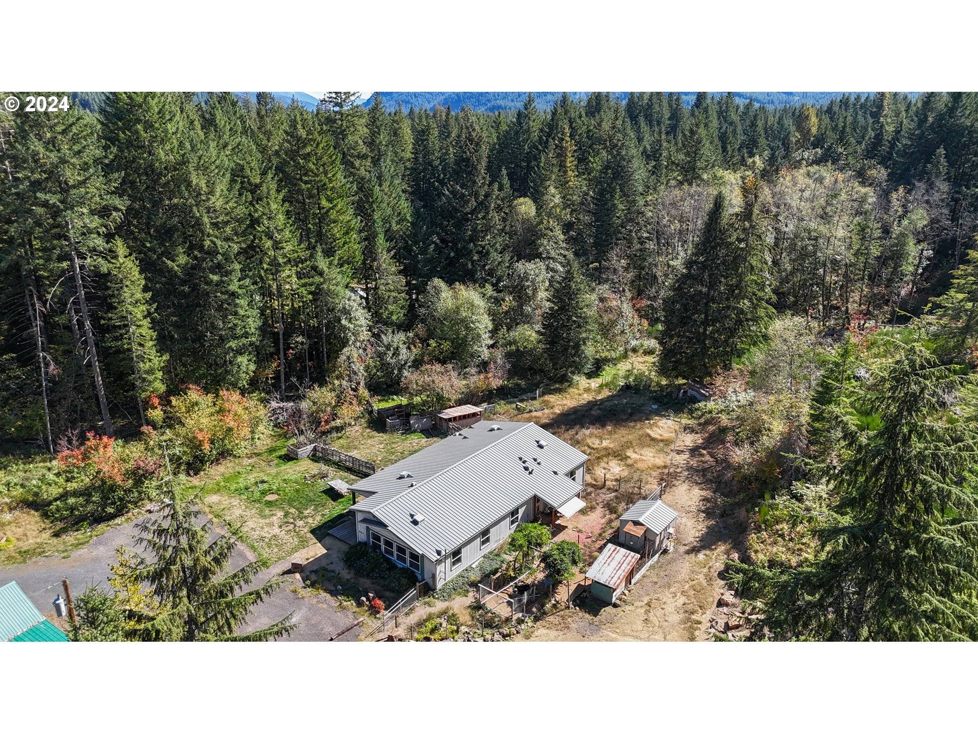 Carson, WA 98610,801 HEMLOCK RD