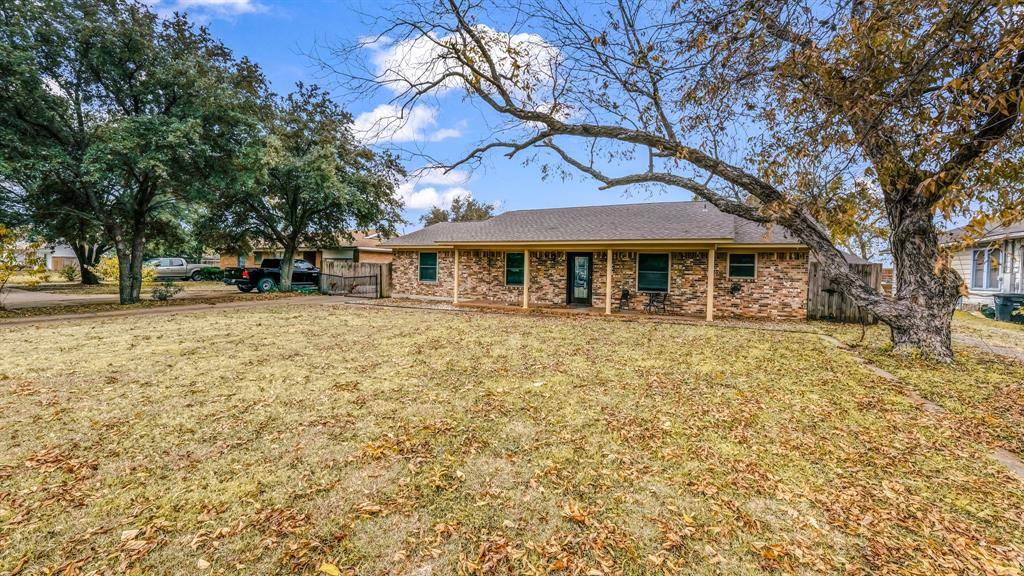 Cleburne, TX 76033,1307 Grand Avenue