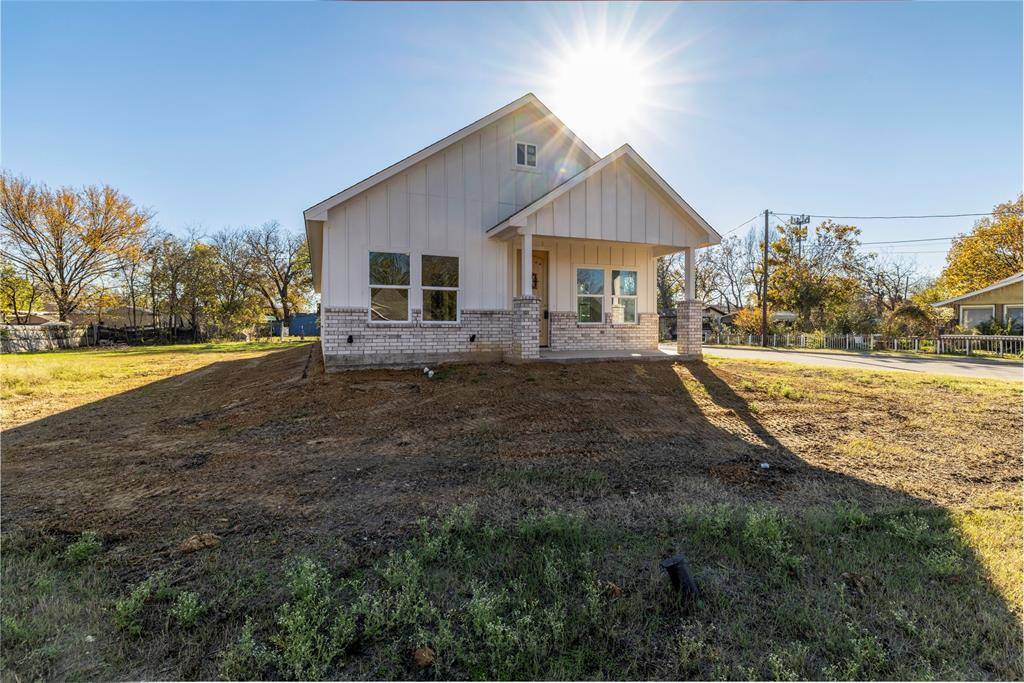 Everman, TX 76140,215 Noble Avenue