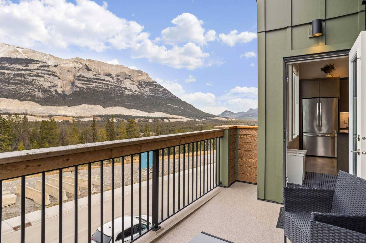 Canmore, AB T1W0N9,209 Stewart Creek Rise #301B