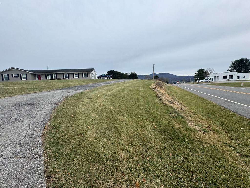 Elk Creek, VA 24326,9476 Elk Creek Pkwy.