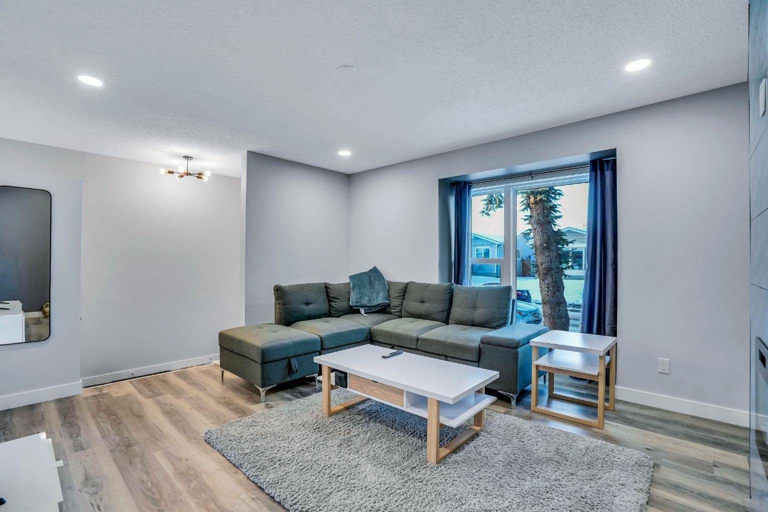 Calgary, AB T2X 2T1,9 Sunvale CRES SE