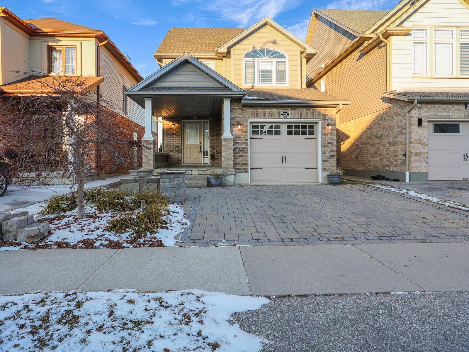 Kitchener, ON N2R 1W9,920 Dunblane CT