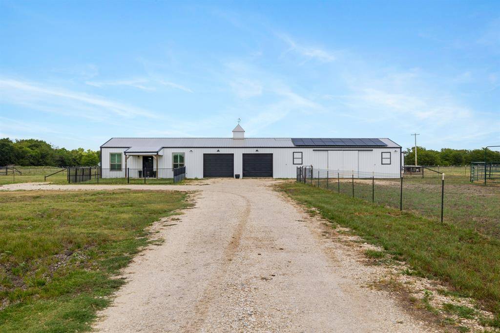 Tioga, TX 76271,1195 Buck Creek Road