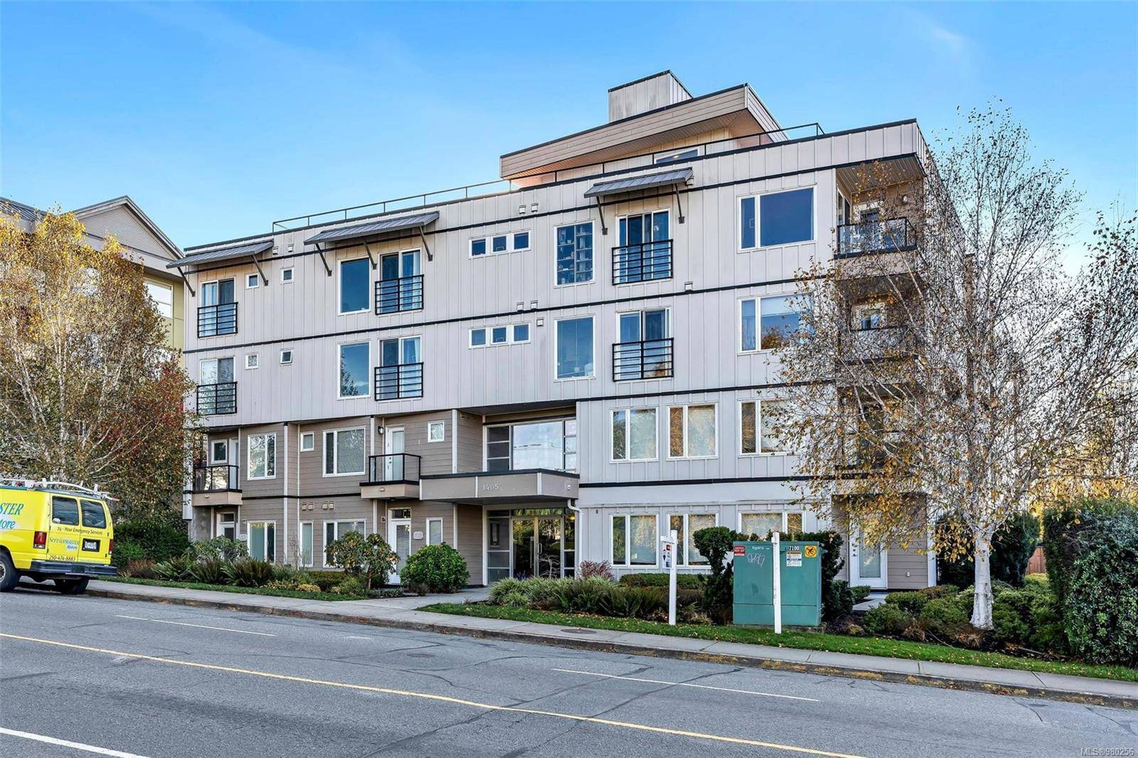 Esquimalt, BC V9A 0A4,1405 Esquimalt Rd #403