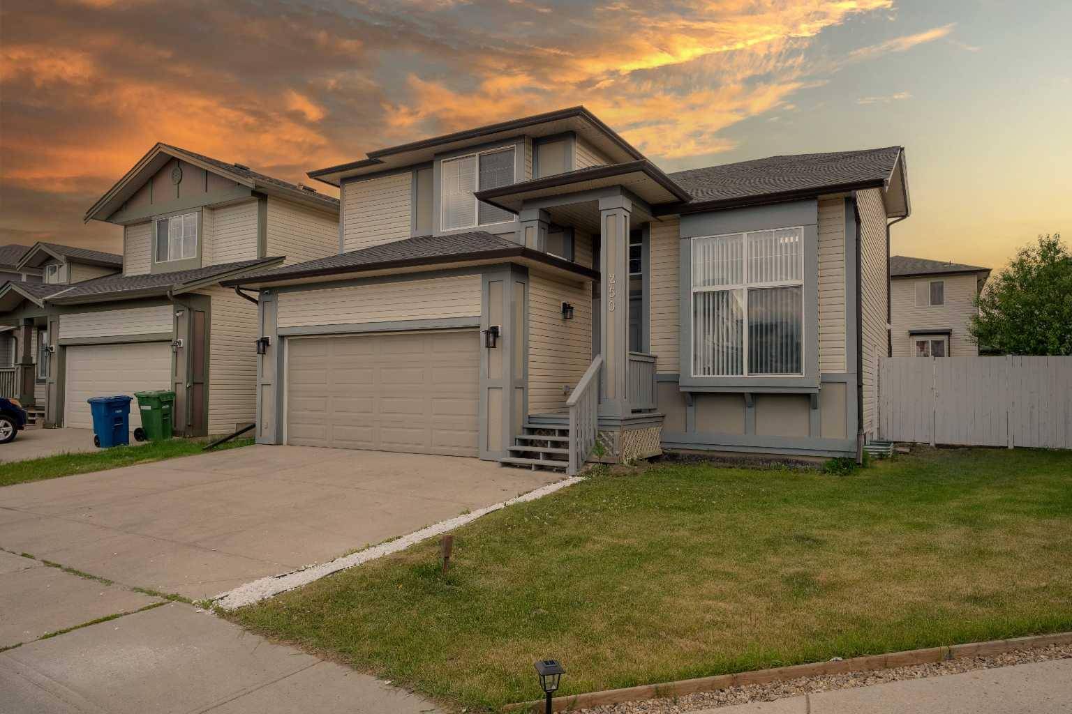 Airdrie, AB T4B0K5,250 Luxstone RD SW