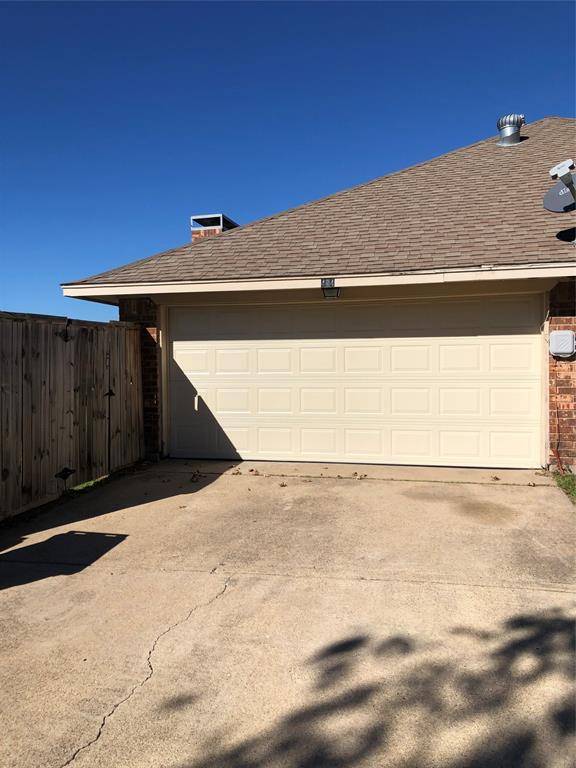 Desoto, TX 75115,434 Warbler Drive