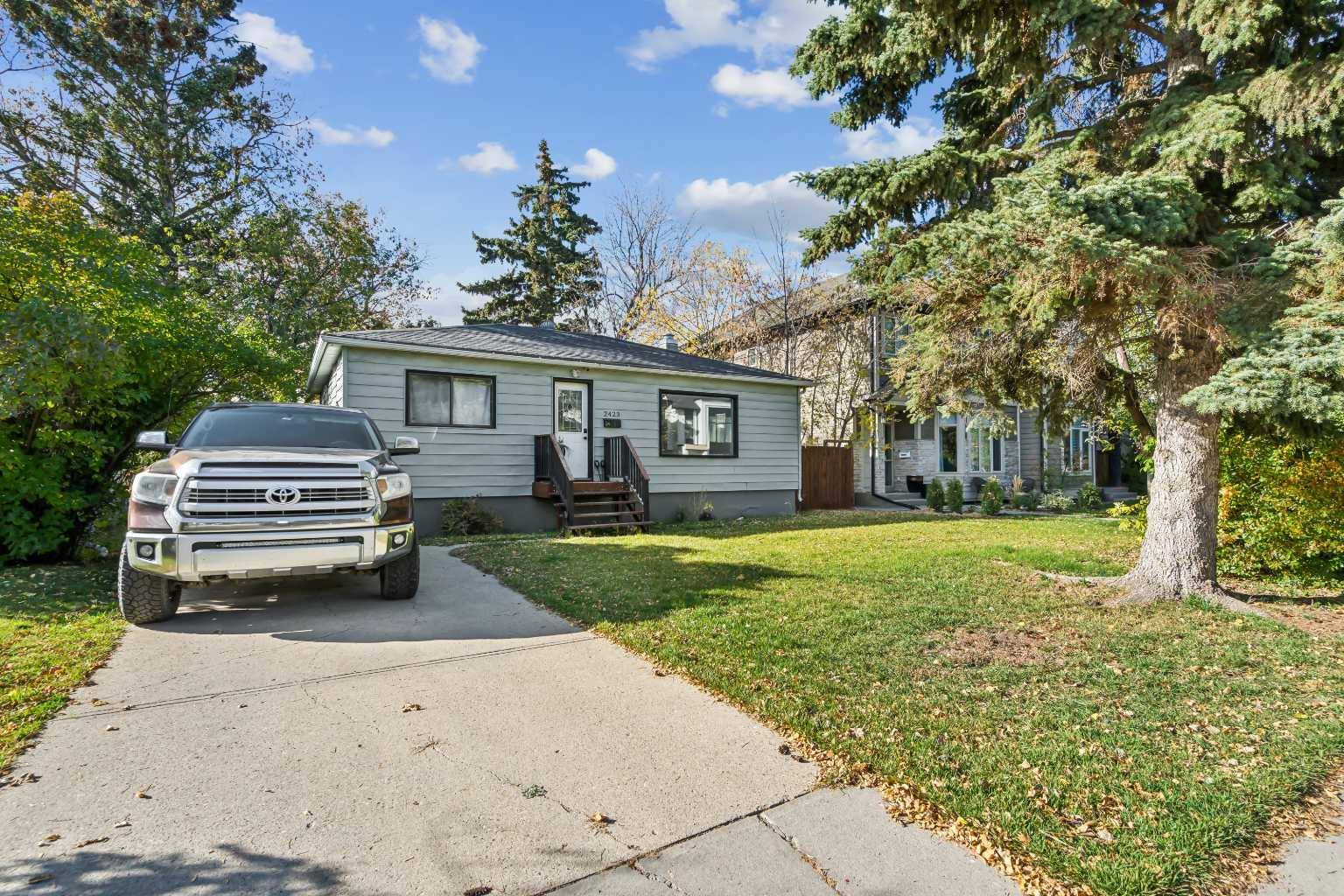 Calgary, AB T3E2R6,2423 32 ST SW