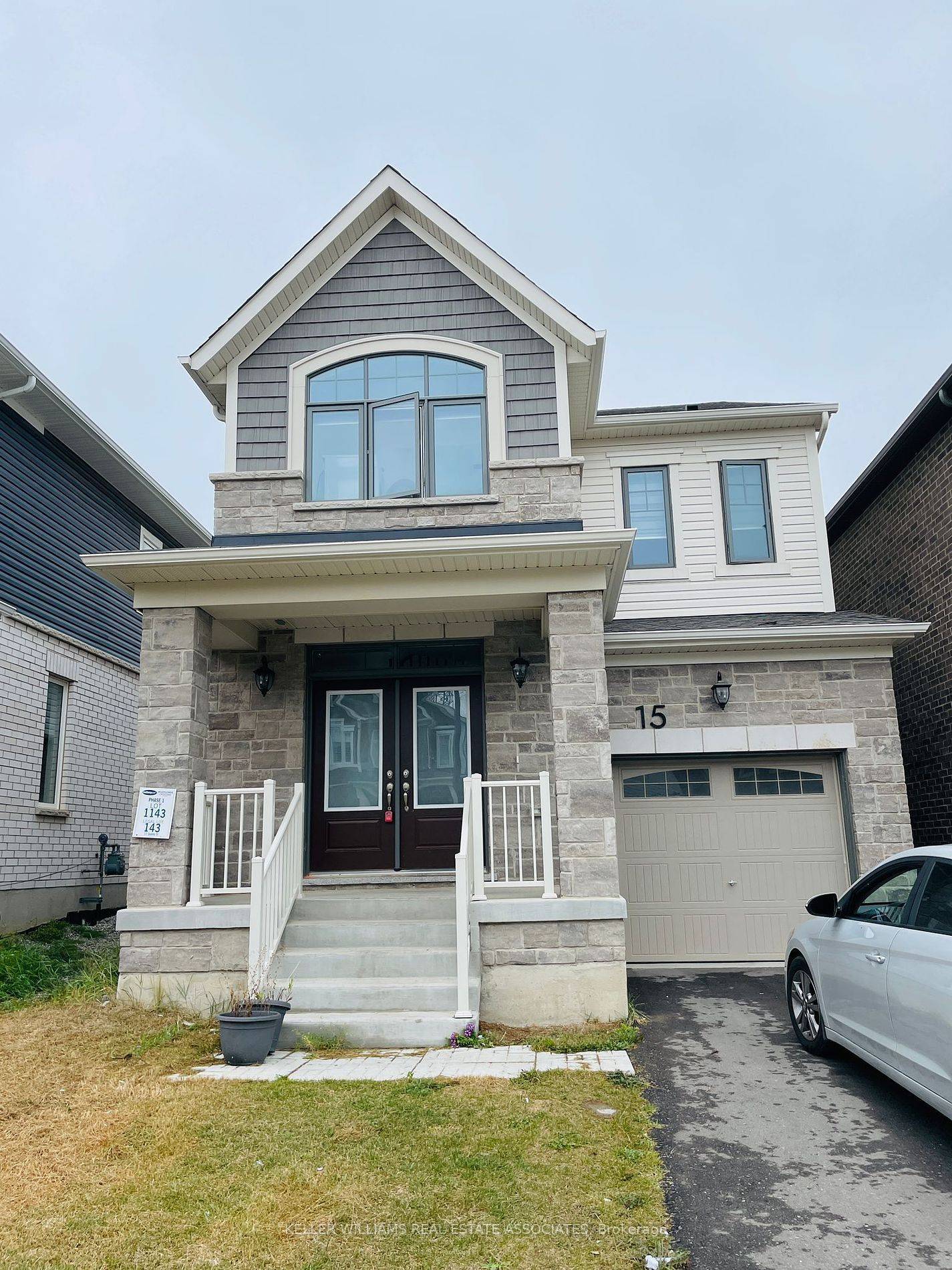 Kitchener, ON N2R 0S3,15 Saxony ST