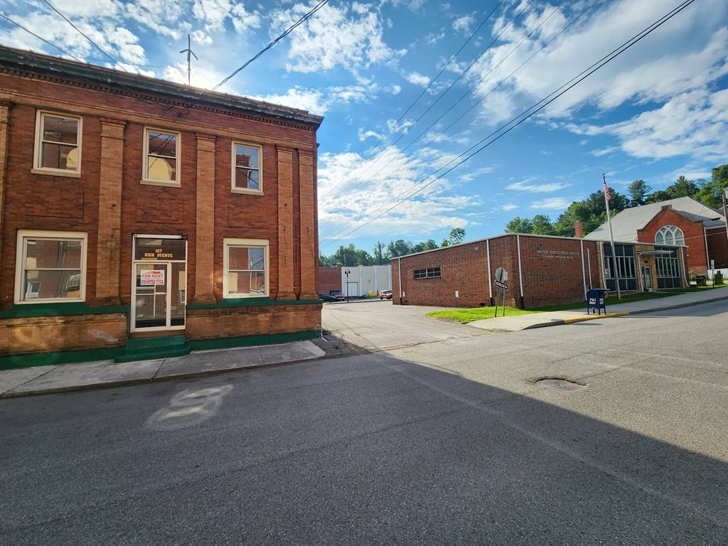 Coeburn, VA 24230,107 High Ave