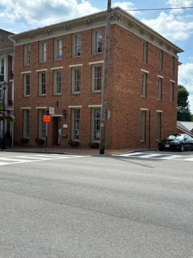 Abingdon, VA 24210,200 EAST MAIN STREET