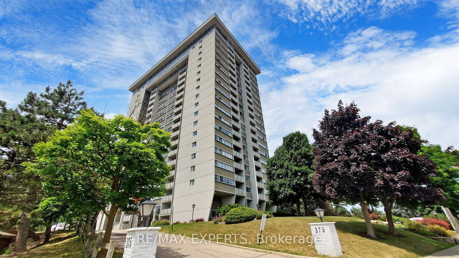 Waterloo, ON N2J 4L6,375 King ST N #407