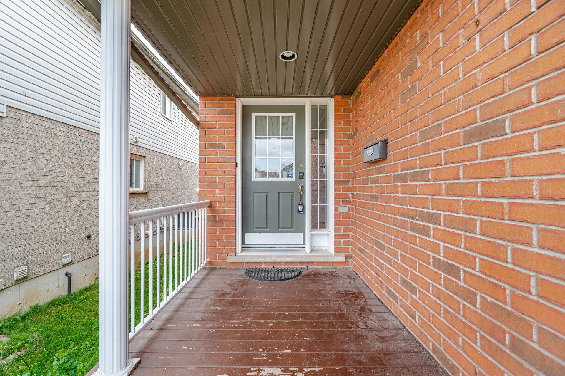 Kitchener, ON N2E 4C7,78 PERIWINKLE ST