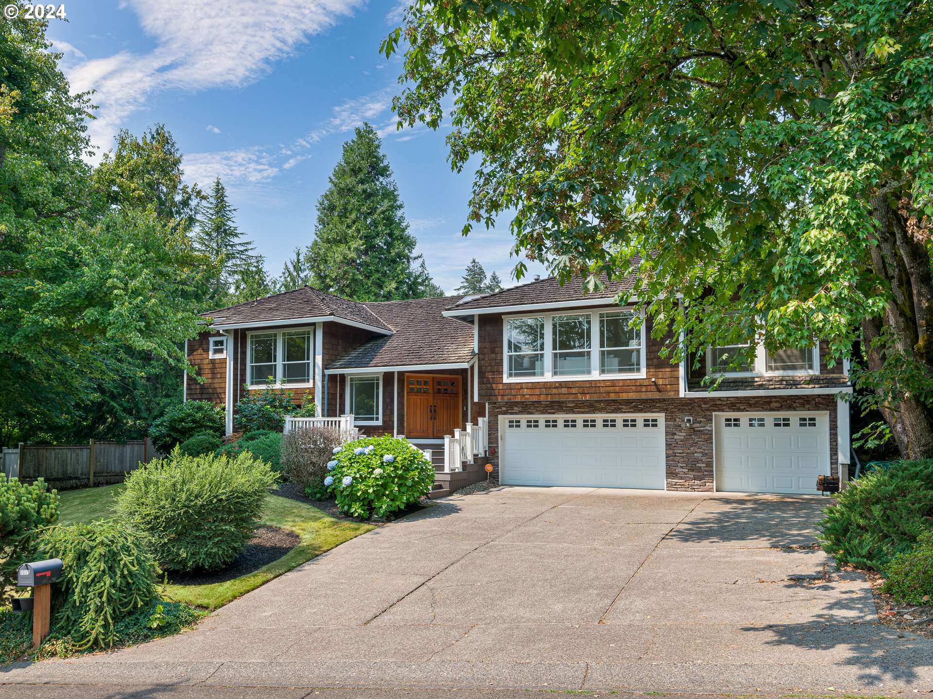 Lake Oswego, OR 97034,3037 TOLKIEN LN