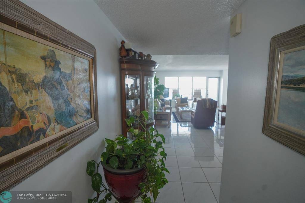 Fort Lauderdale, FL 33308,3500 Galt Ocean Dr  #1516