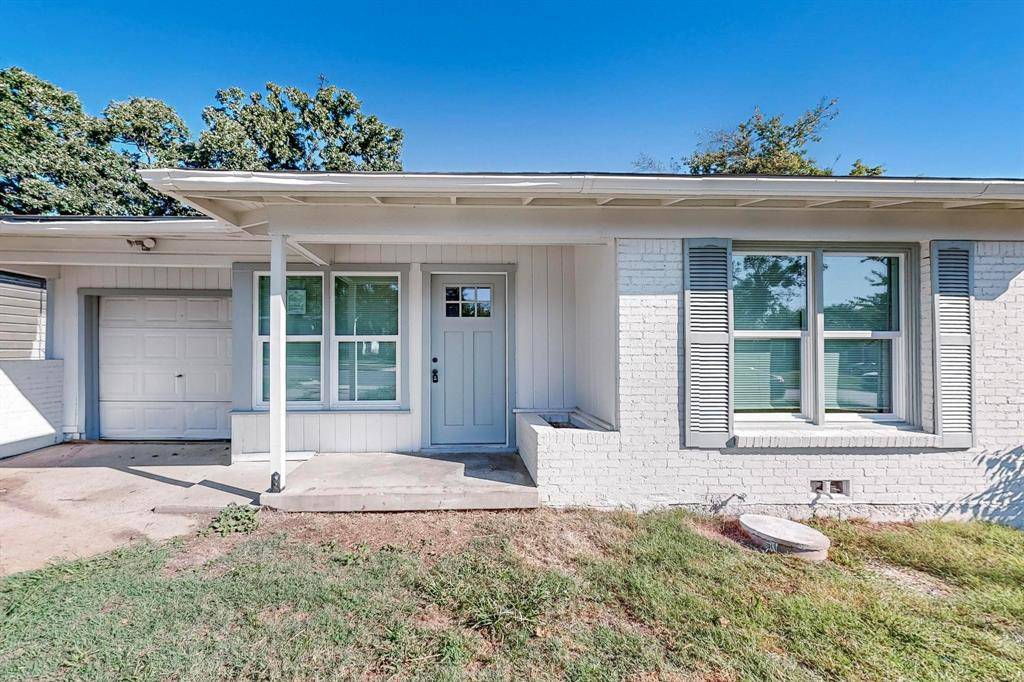 Fort Worth, TX 76112,5517 Van Natta Lane