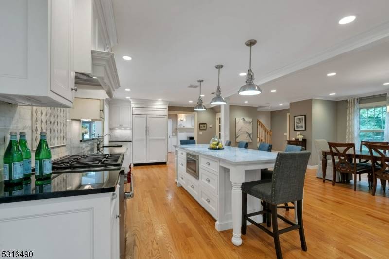 Upper Saddle River Boro, NJ 07458,8 Barnfield Ct