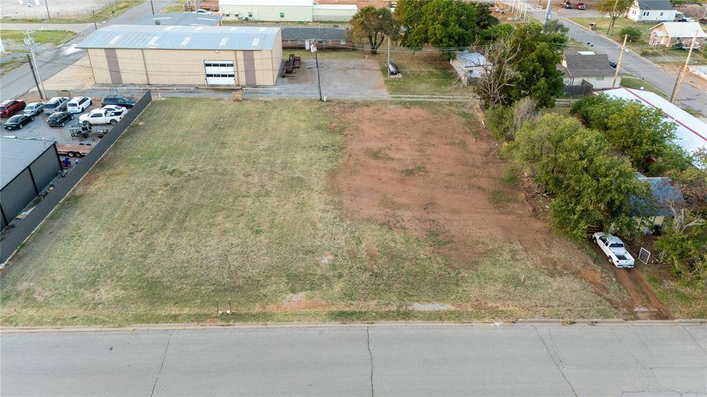 Weatherford, OK 73096,318 W Rainey Avenue