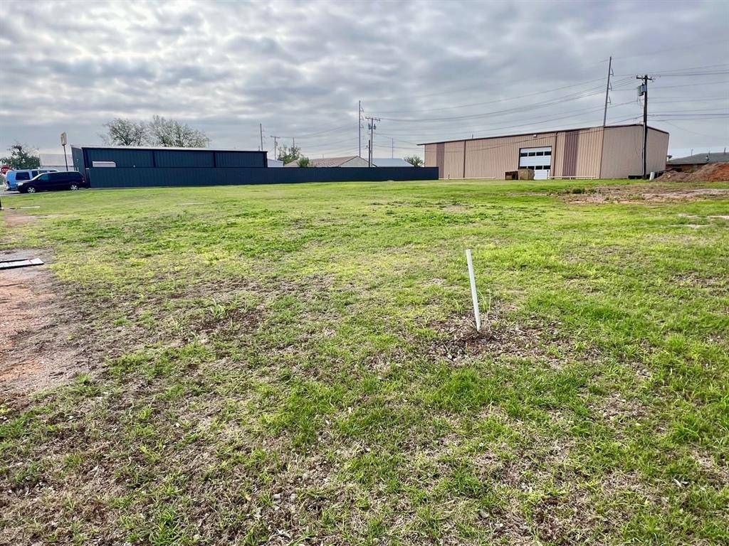 Weatherford, OK 73096,318 W Rainey Avenue