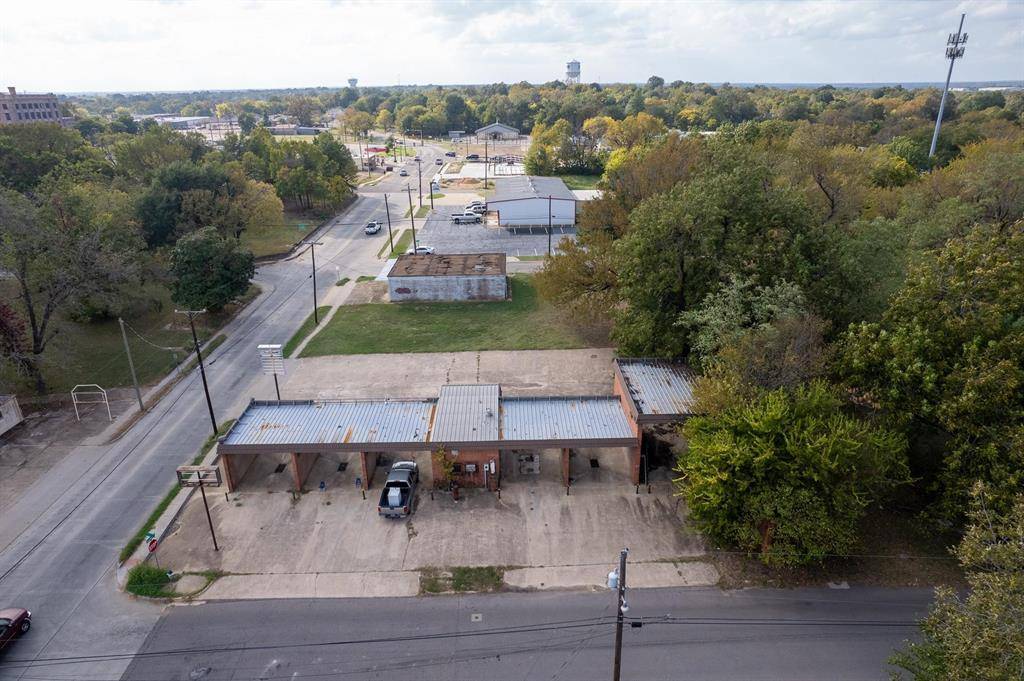 Paris, TX 75460,203 & 235 Pine Bluff Street