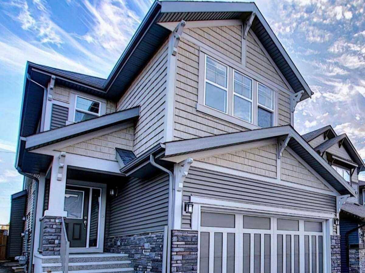 Airdrie, AB T4A 0X7,238 Kingfisher CRES SE