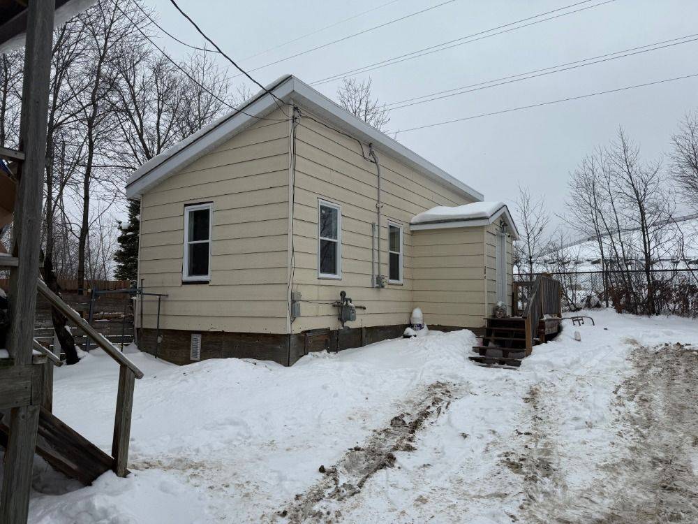 Timmins, ON P4N 2P8,208 Laidlaw ST