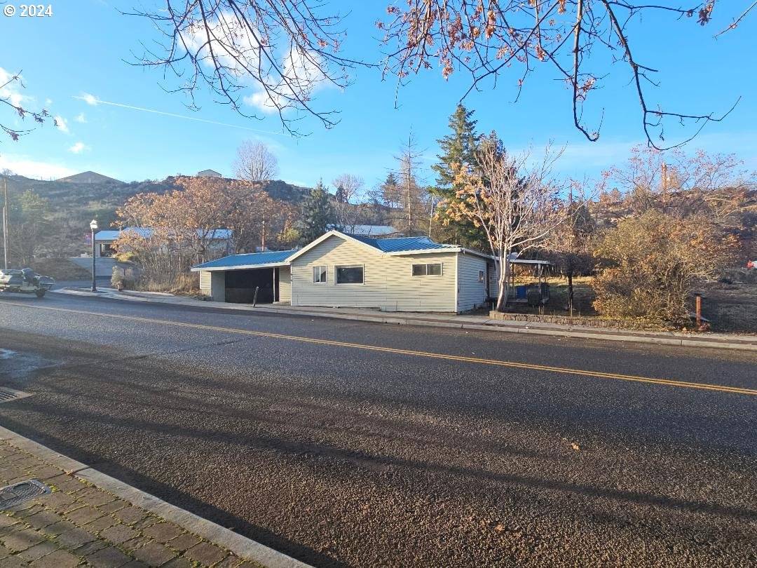 Maupin, OR 97037,616 DESCHUTES AVE