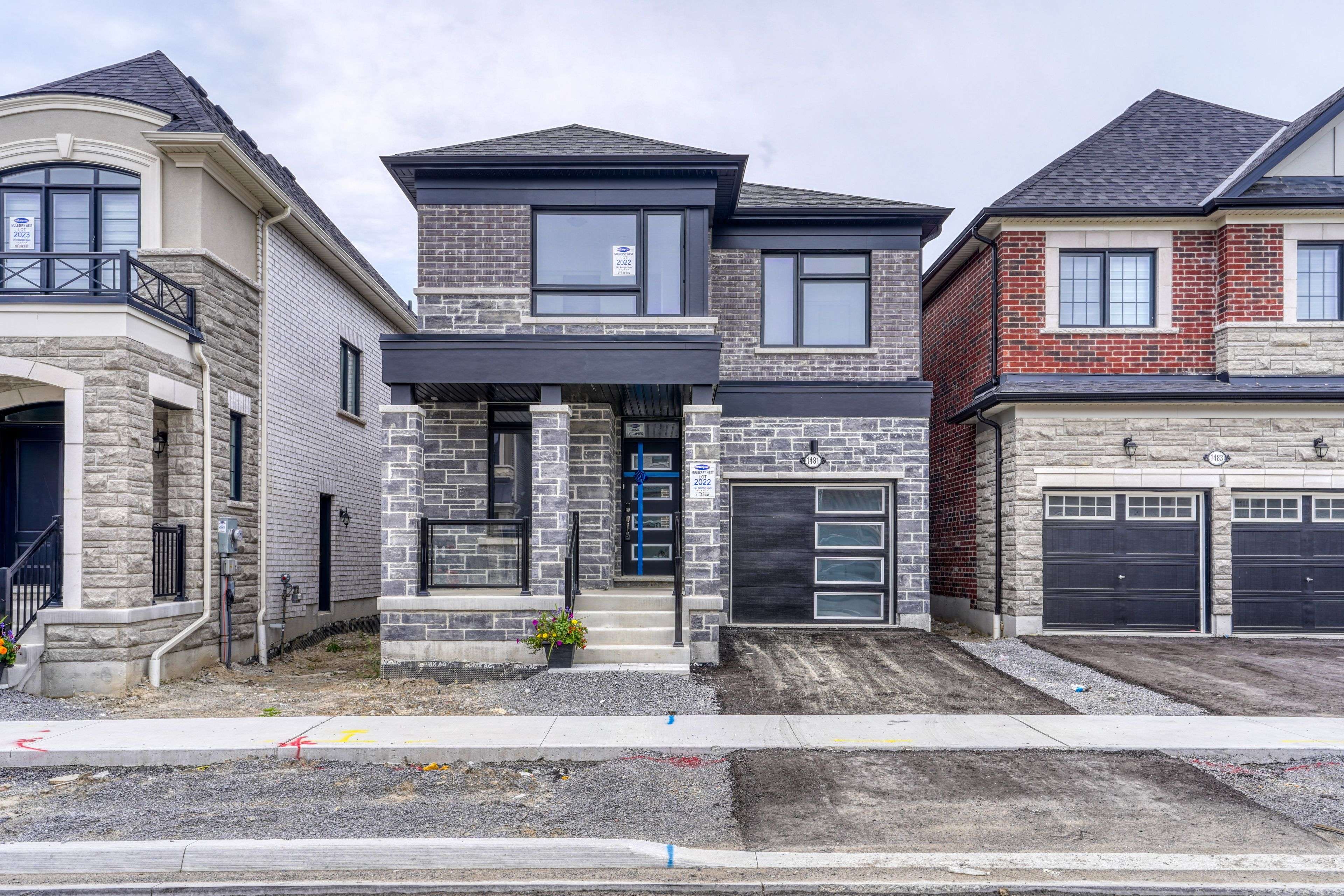 Pickering, ON L1X 0N8,1481 Mockingbird SQ