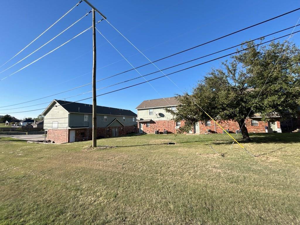 Celina, TX 75009,809 W Walnut Street #B3