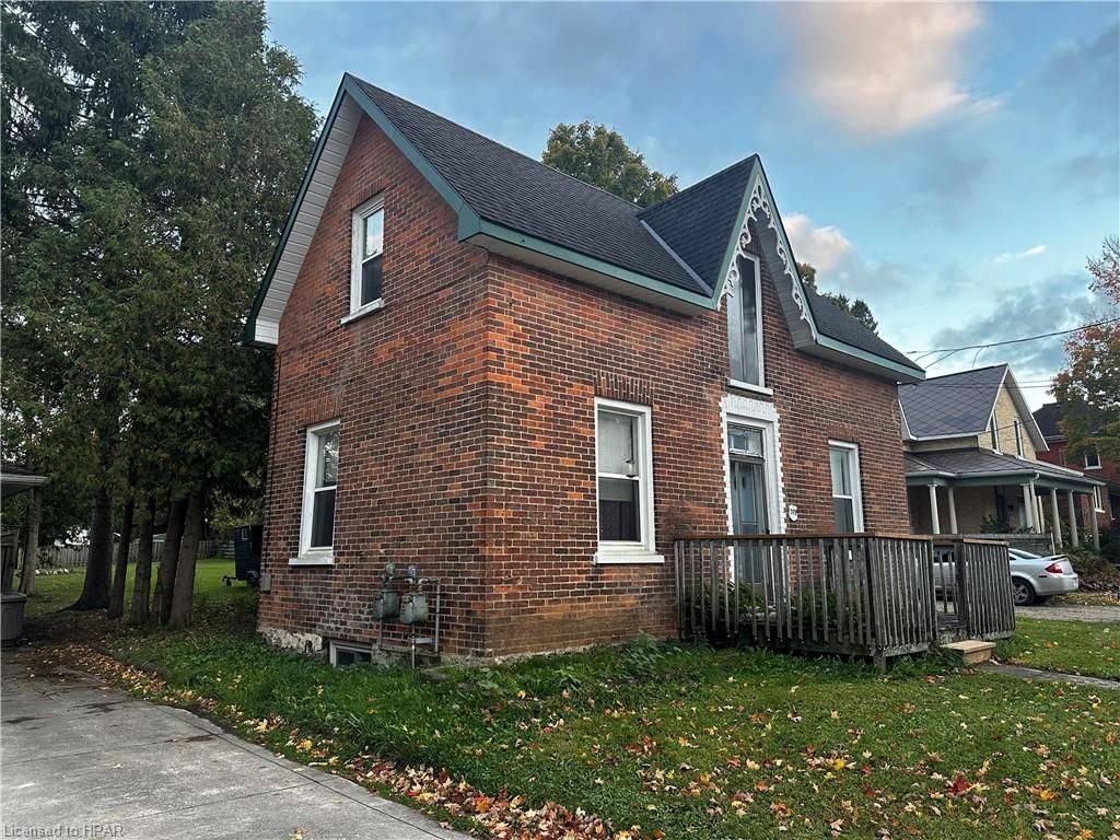 North Huron, ON N0G 2W0,379 FRANCES ST