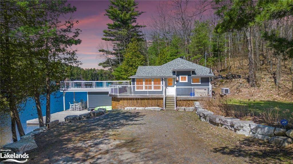 Muskoka Lakes, ON P0C 1A0,1017 DARK BAY RD