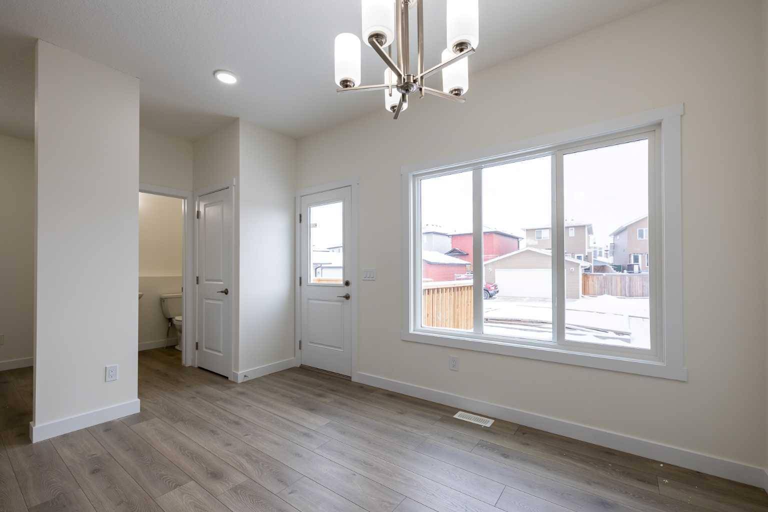 Chestermere, AB T1X 1H0,517 Clearwater Heath