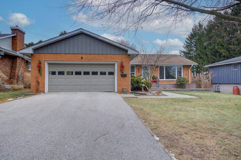 Tillsonburg, ON N4G 4L8,8 Woodcock DR