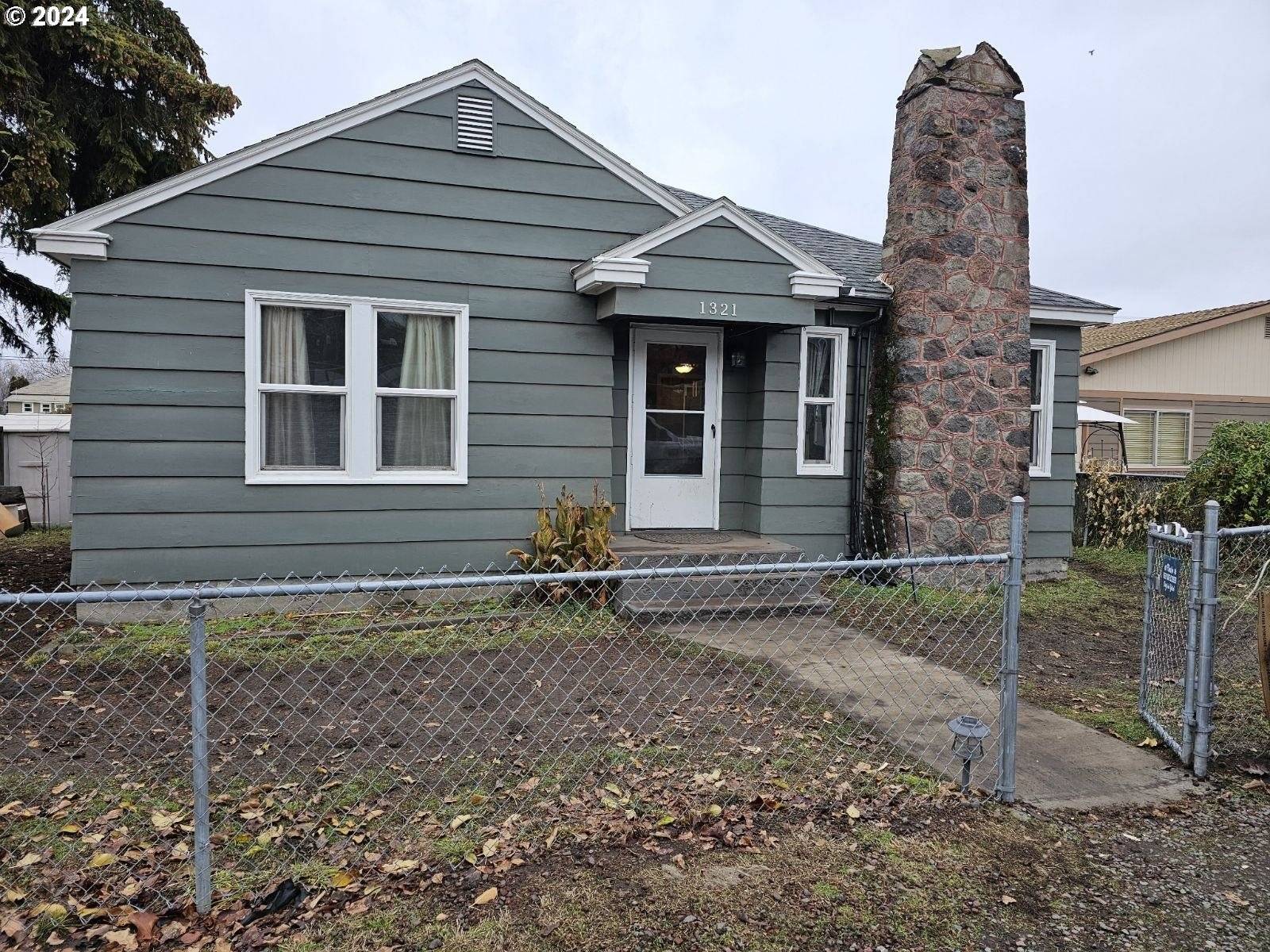 The Dalles, OR 97058,1321 E 13TH PL