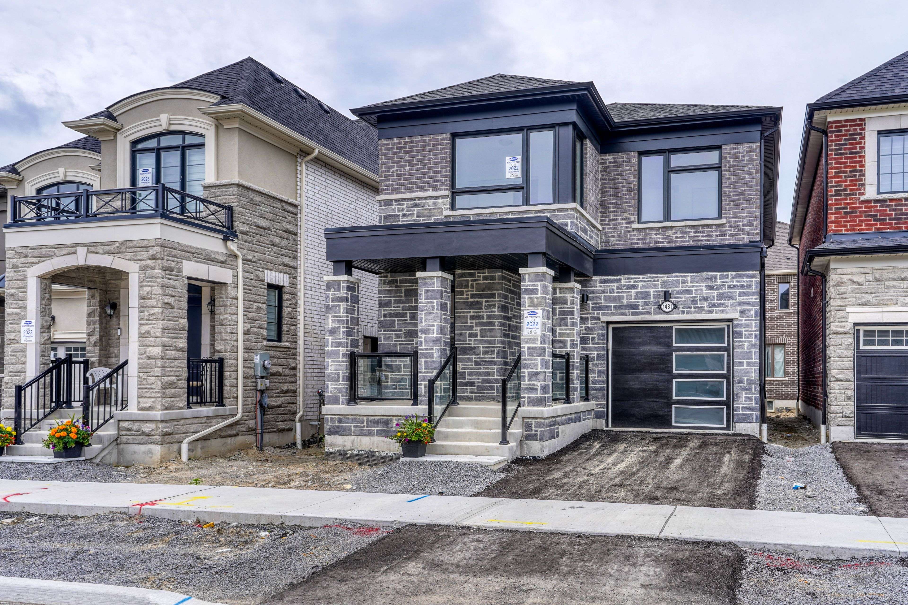 Pickering, ON L1X 0N8,1481 MockingBird SQ #Main