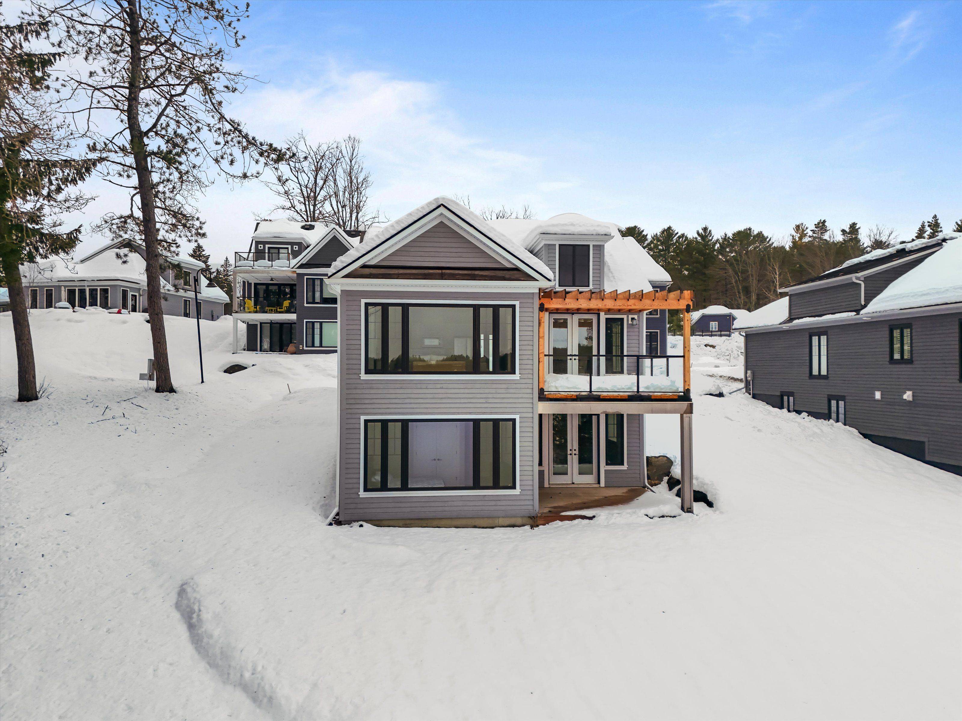 Muskoka Lakes, ON P0B 1G0,2054 Peninsula RD #37